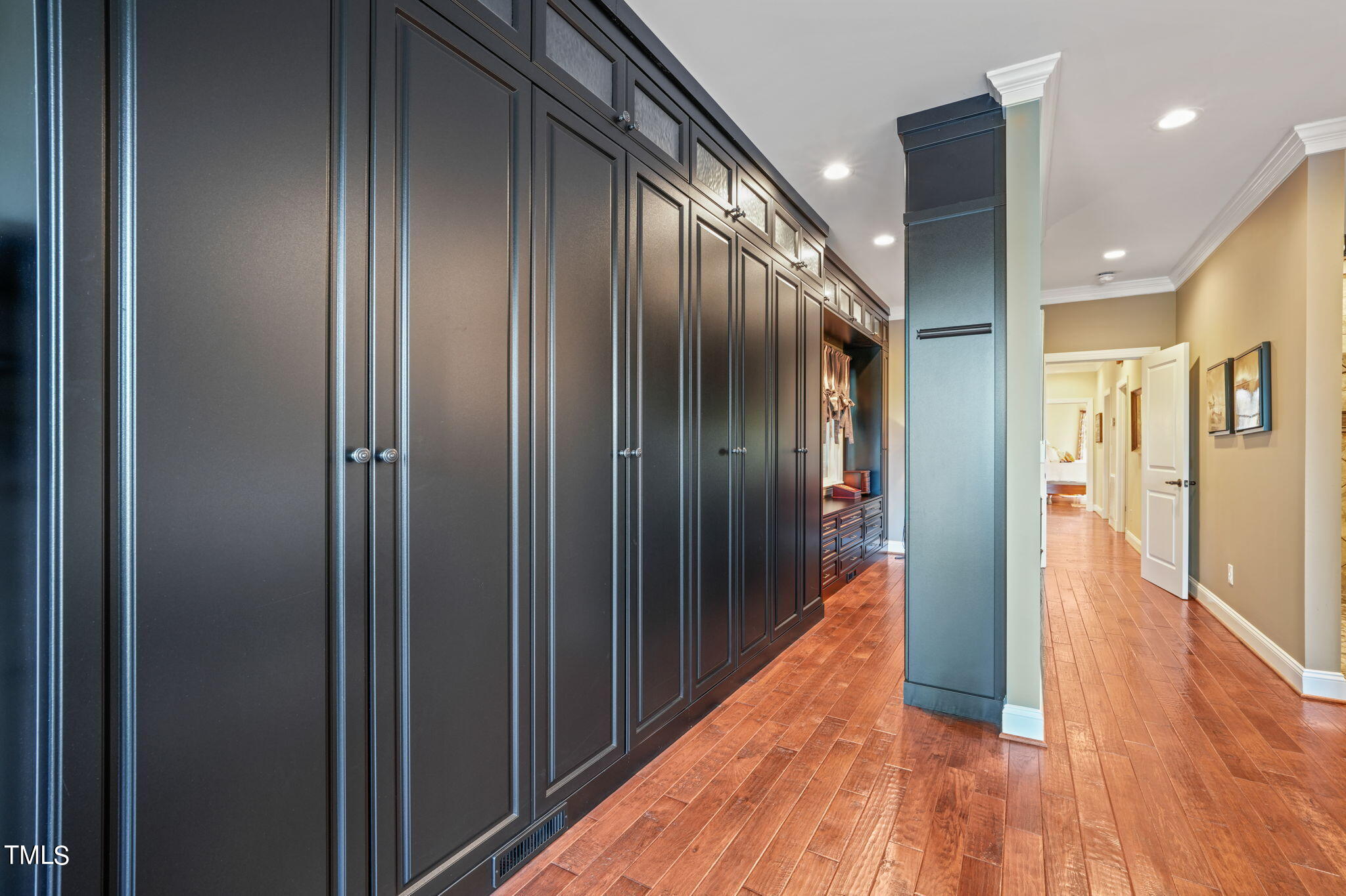 560 Overlook Lane