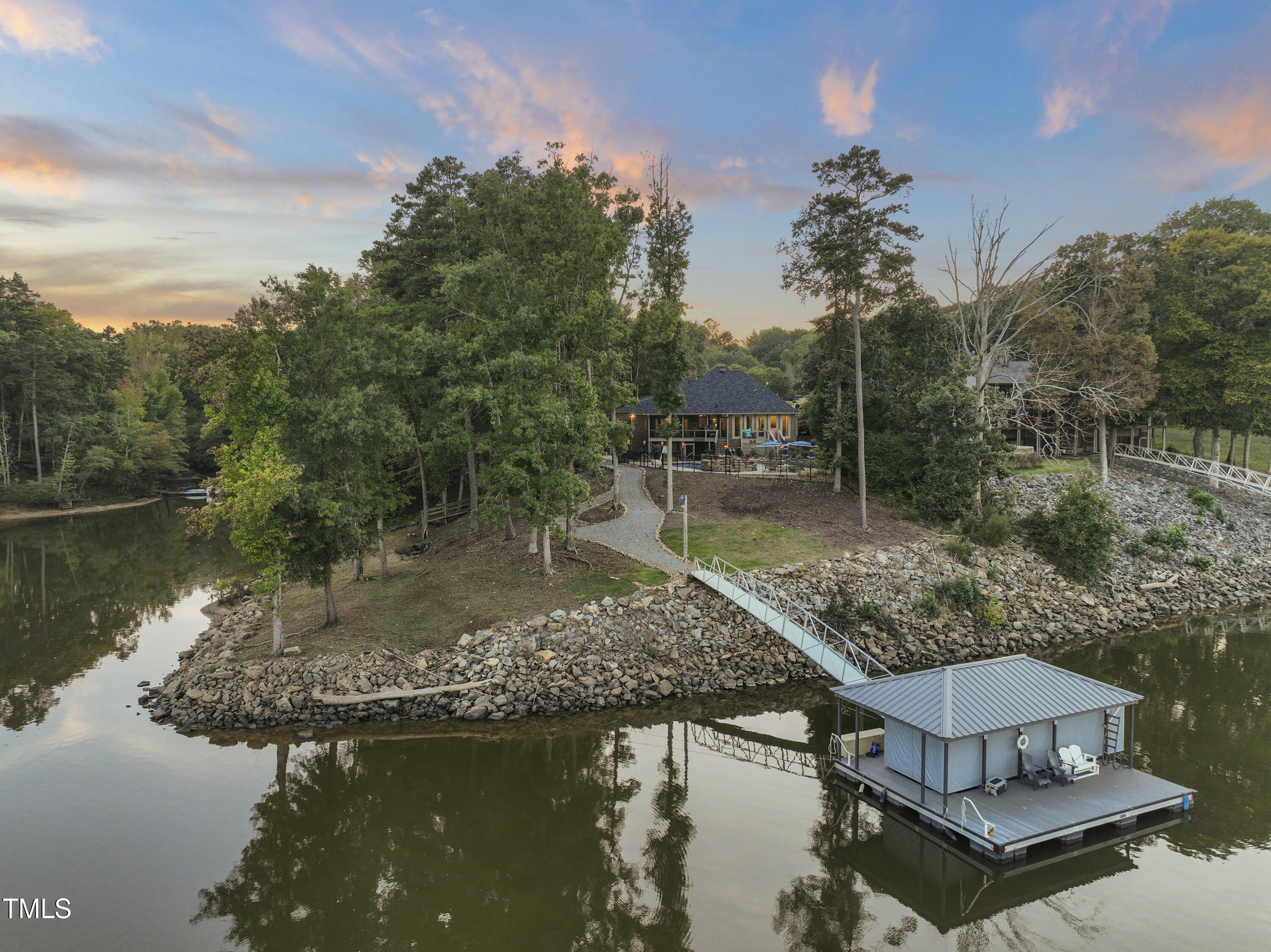 560 Overlook Lane