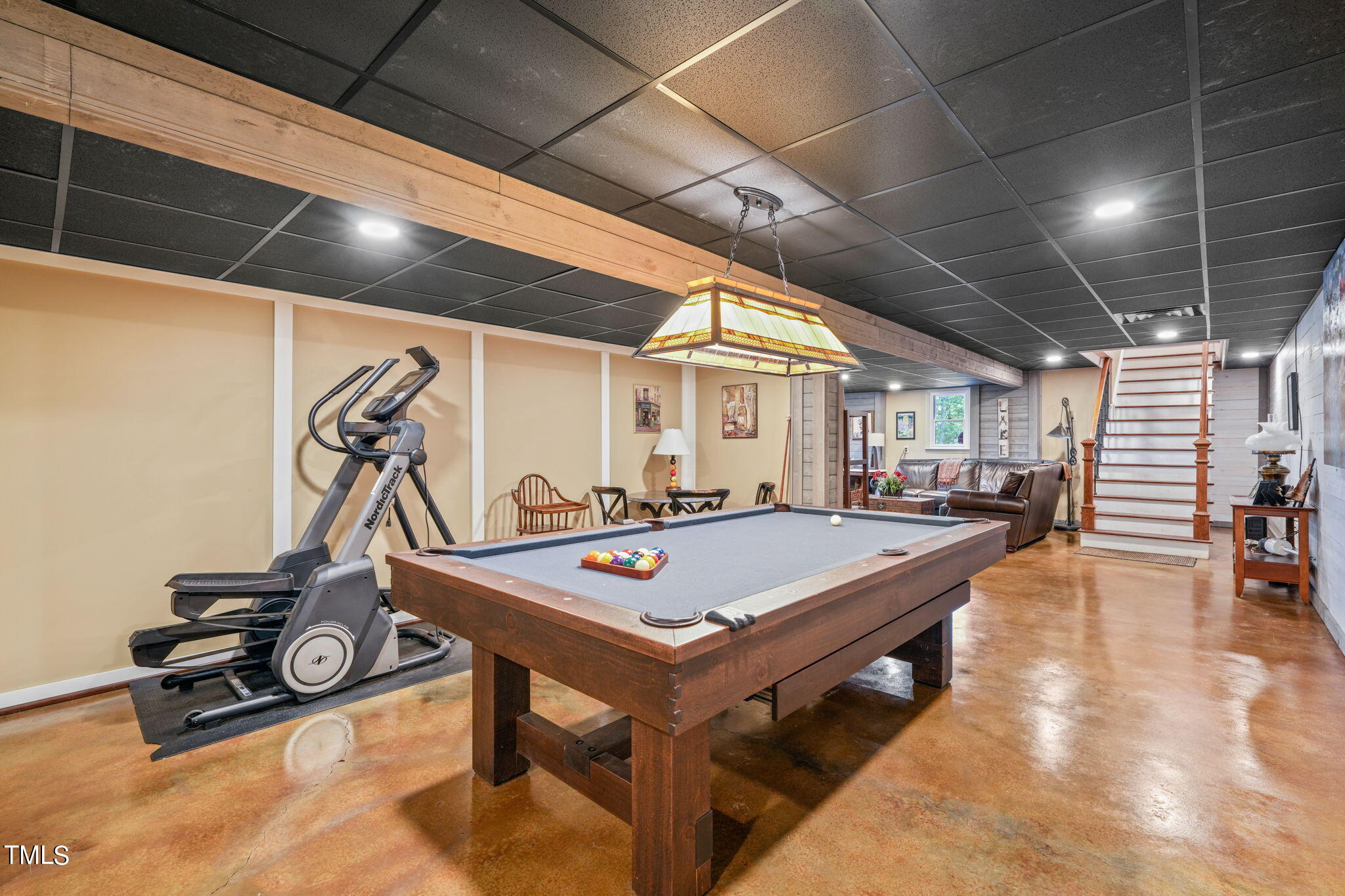 560 Overlook Lane