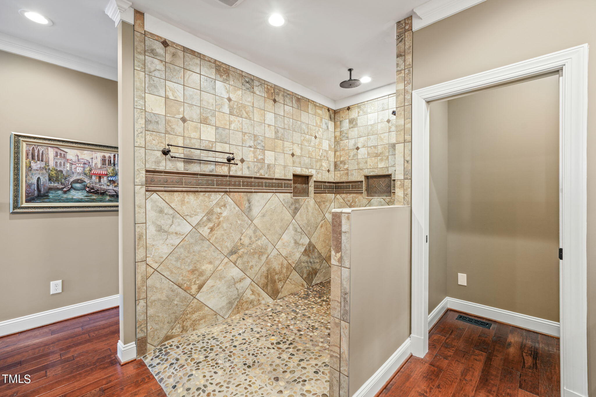 560 Overlook Lane