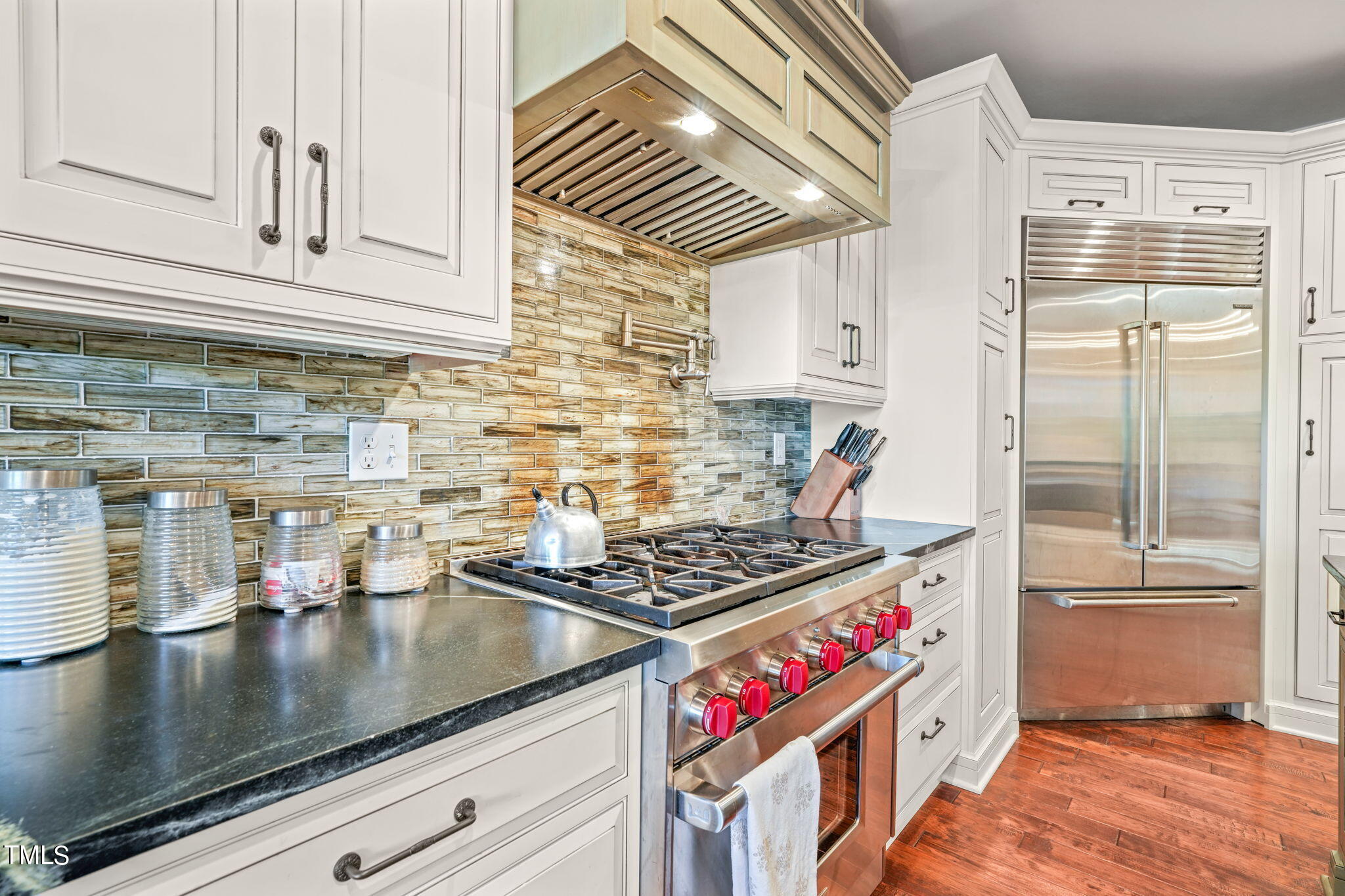 560 Overlook Lane