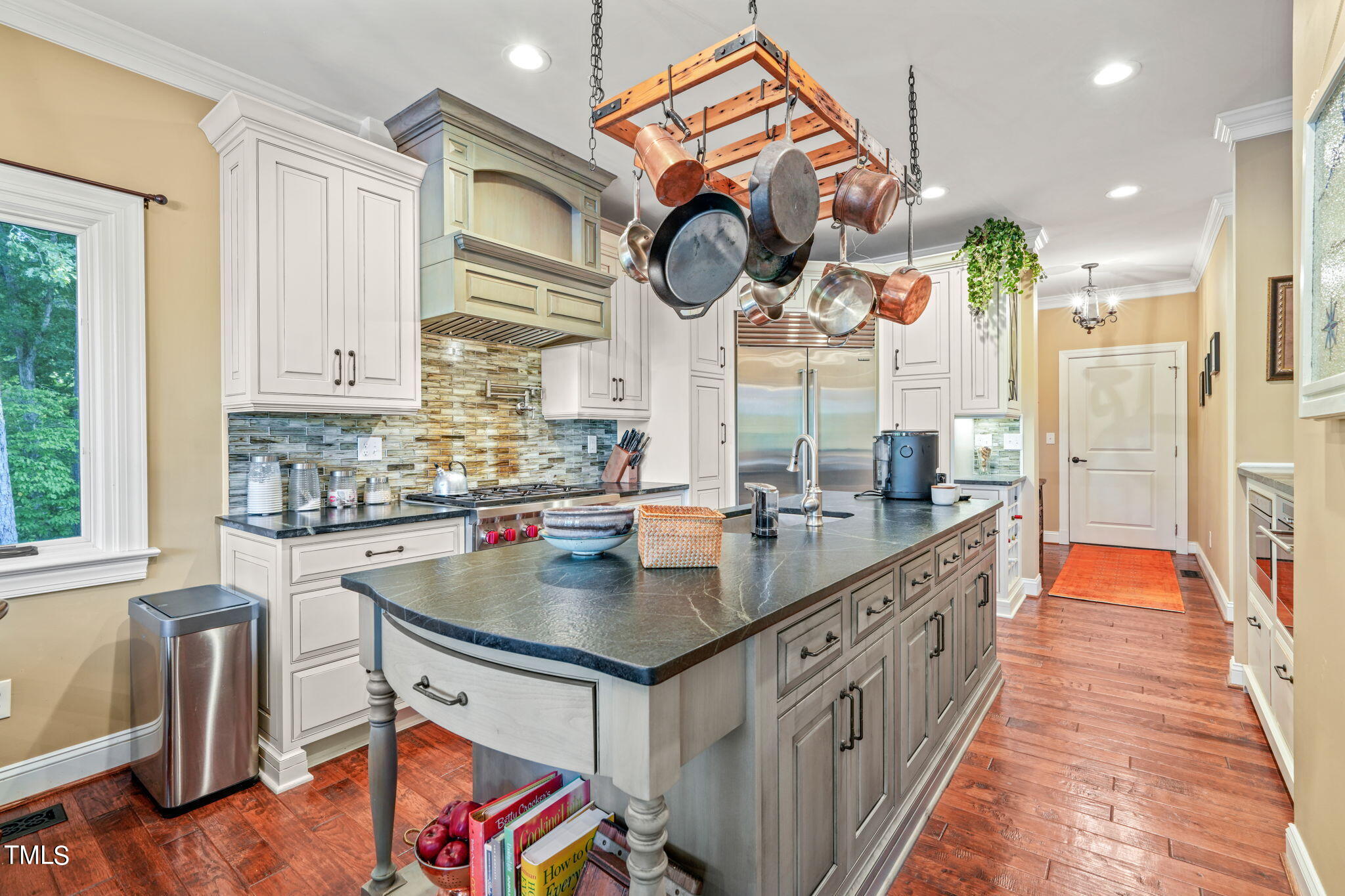560 Overlook Lane