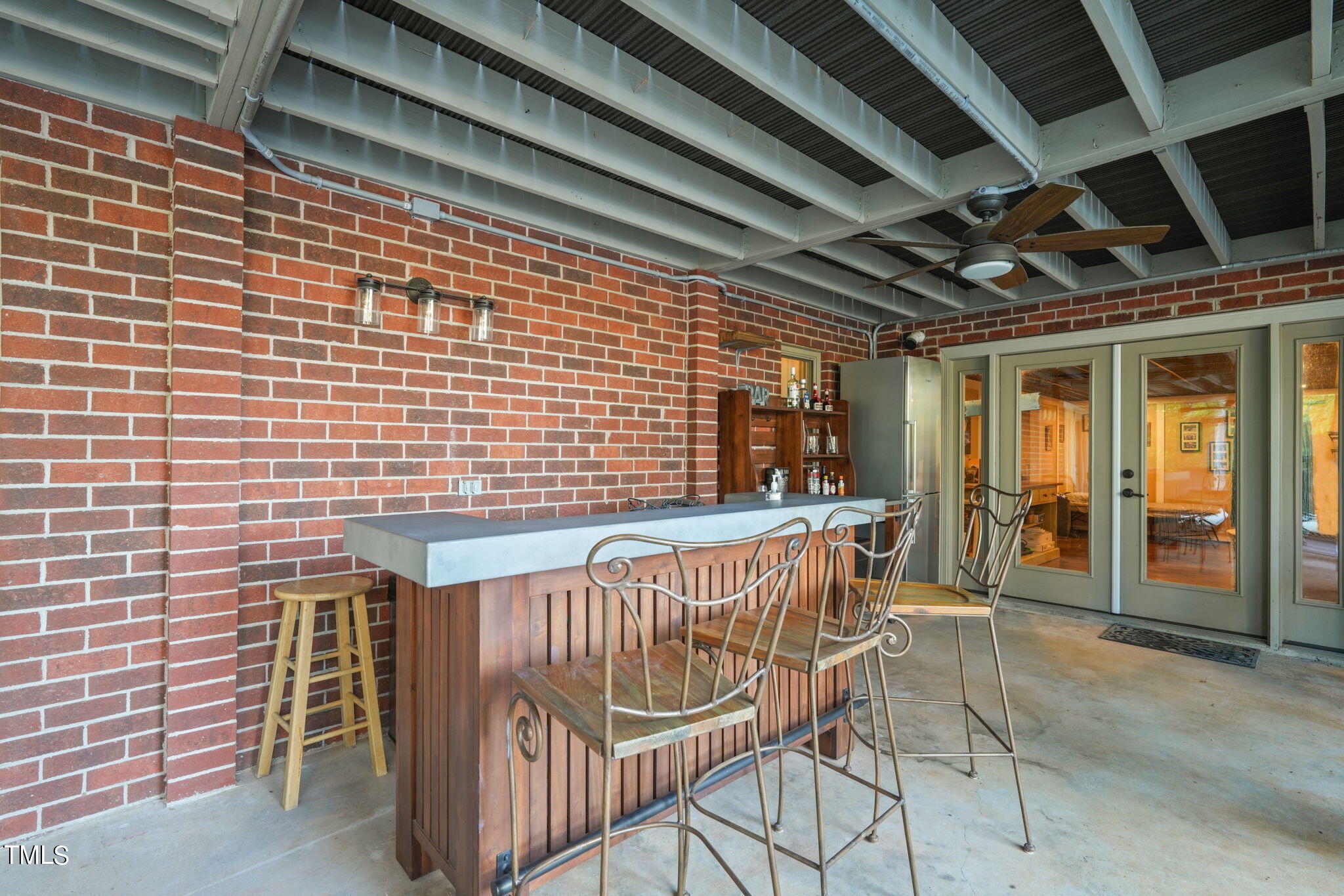 560 Overlook Lane