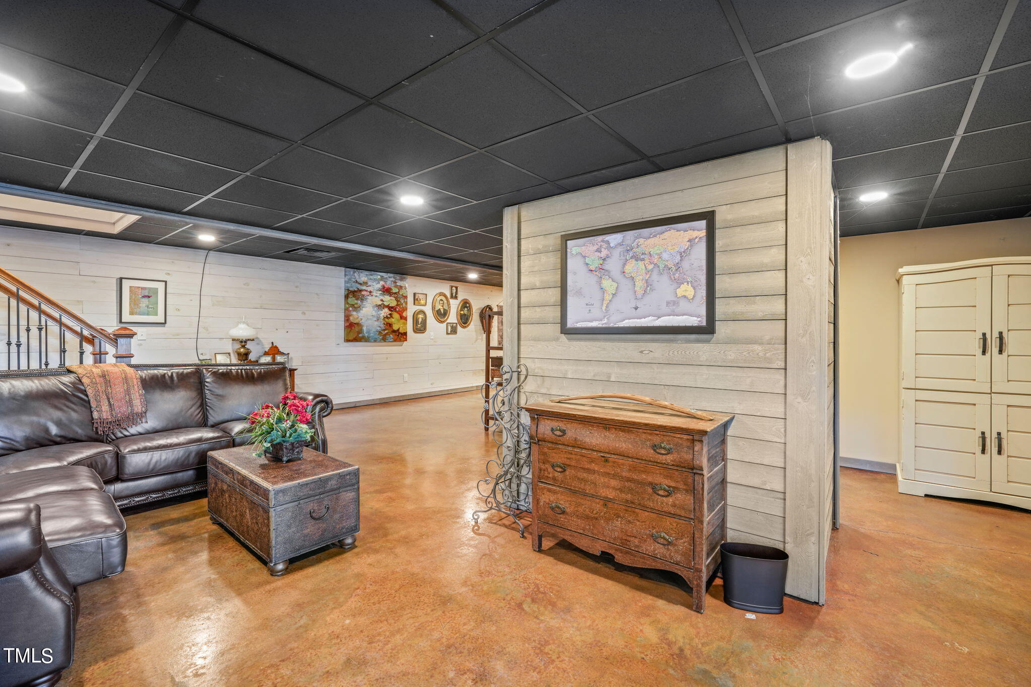 560 Overlook Lane