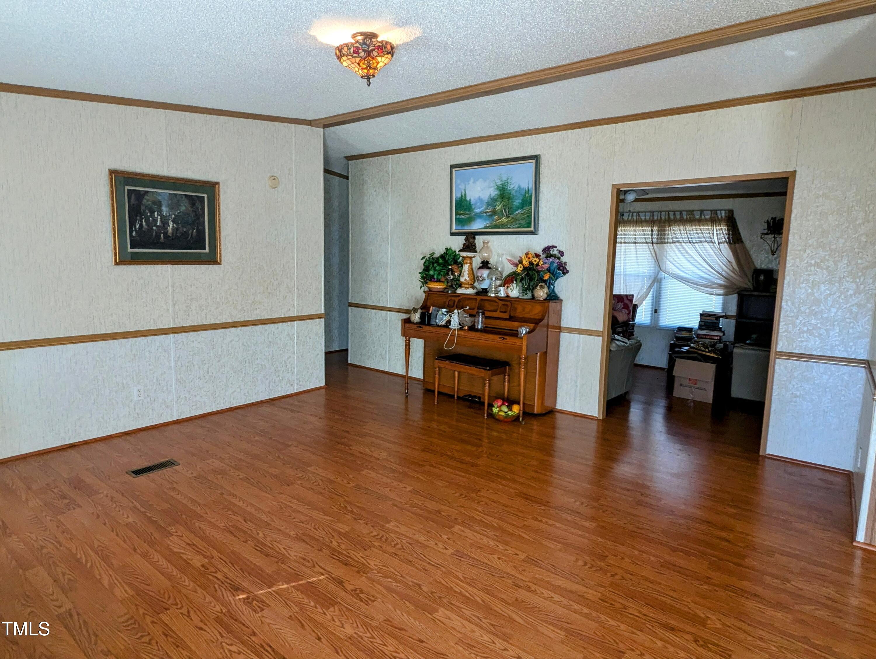 931 Claiborne Circle