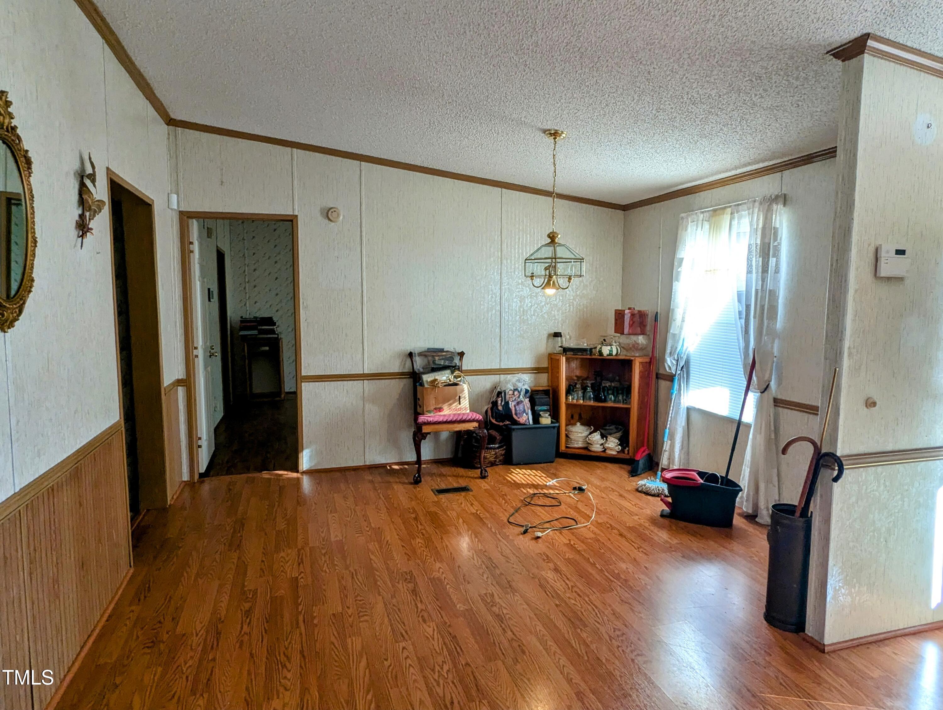 931 Claiborne Circle