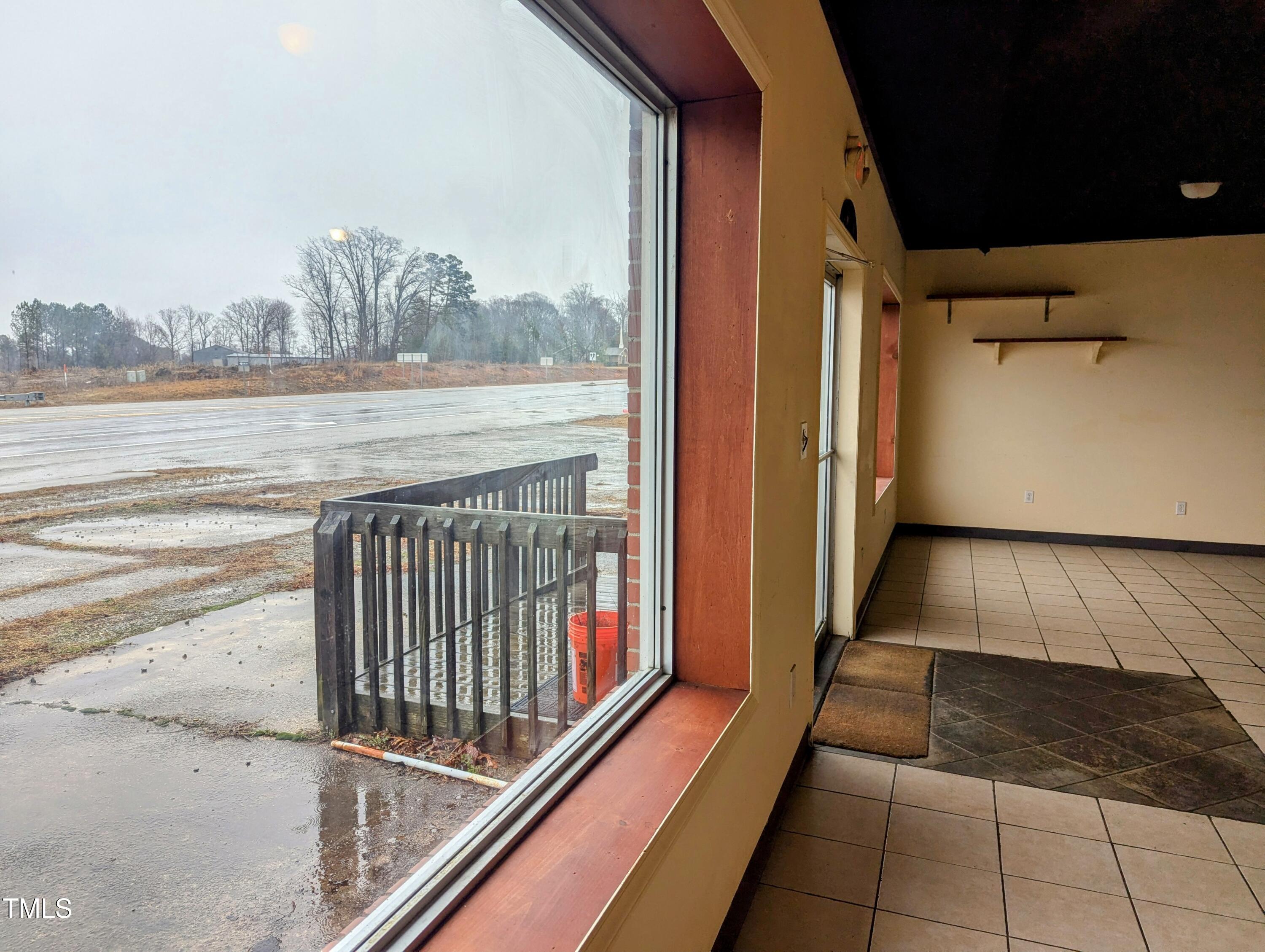 11256 Highway 15
