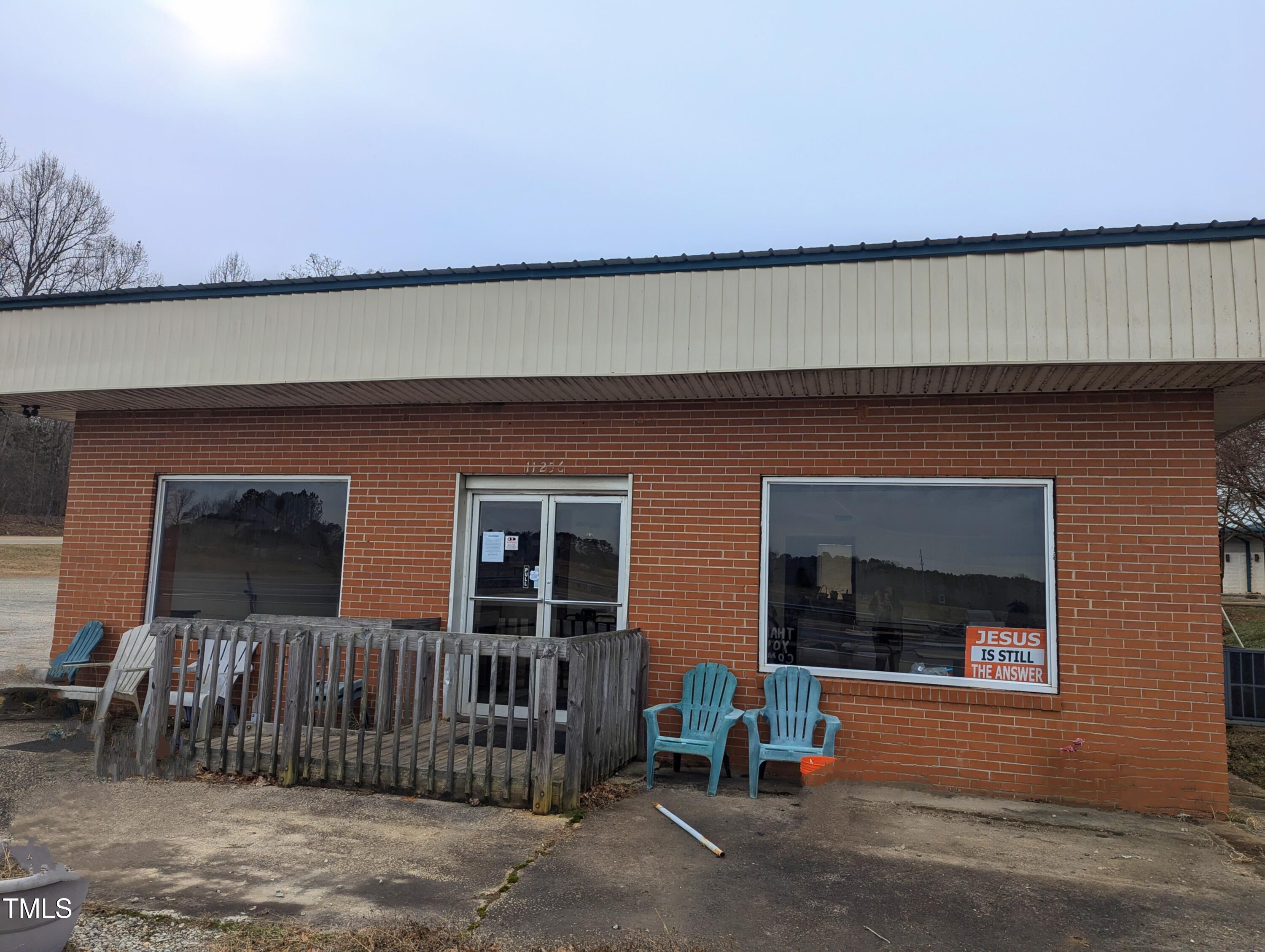 11256 Highway 15