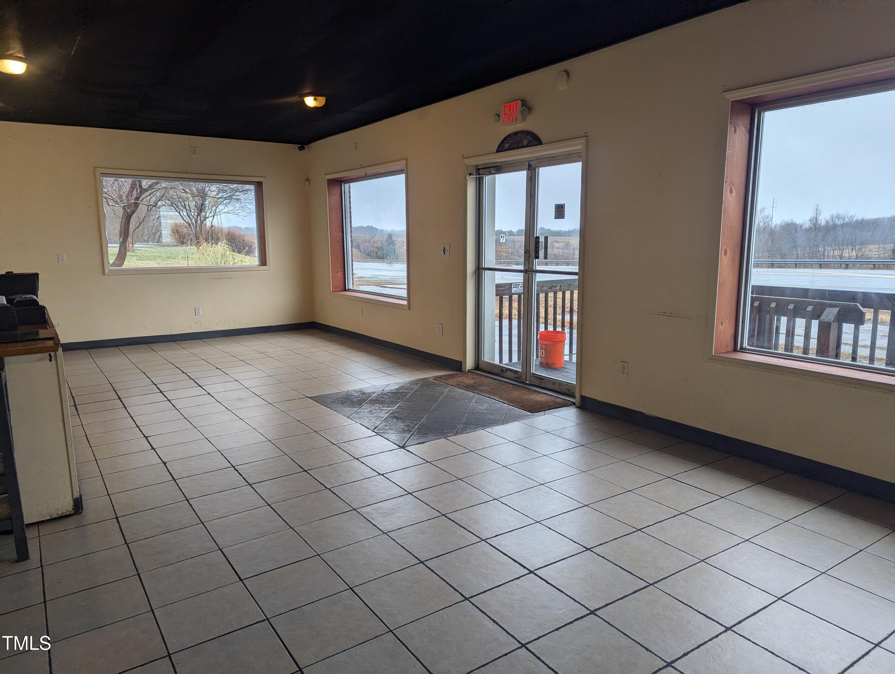 11256 Highway 15