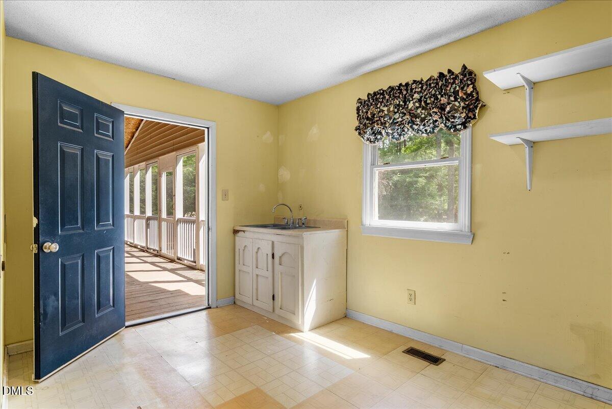 204 Raindrop Court