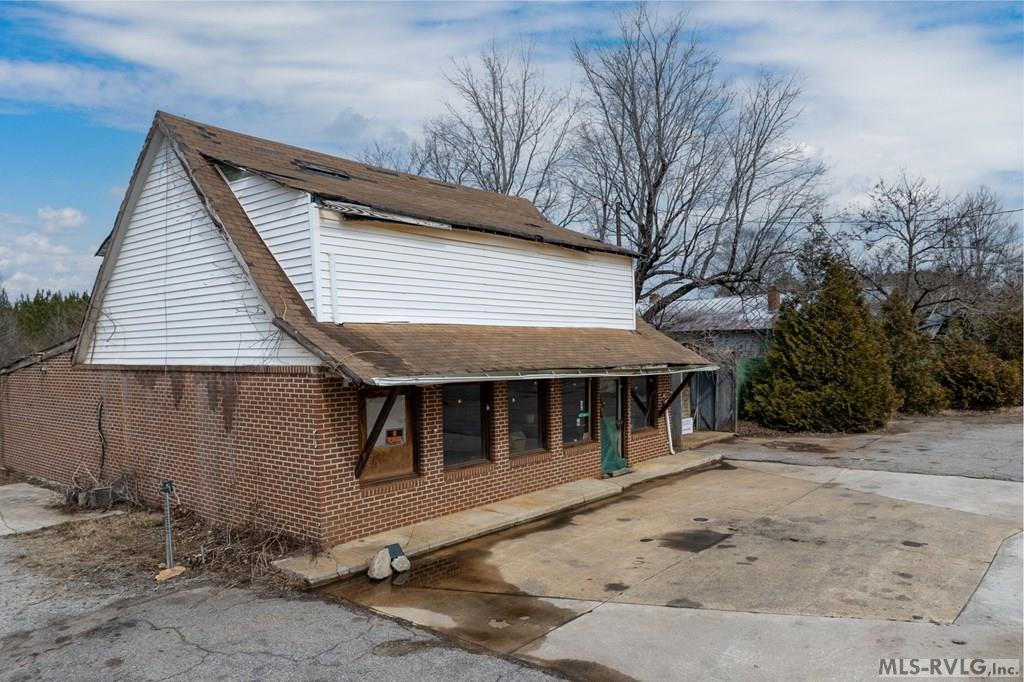 33/47/63 Piney Pond Road