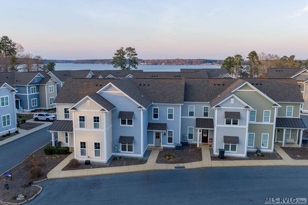 103 Transom Court