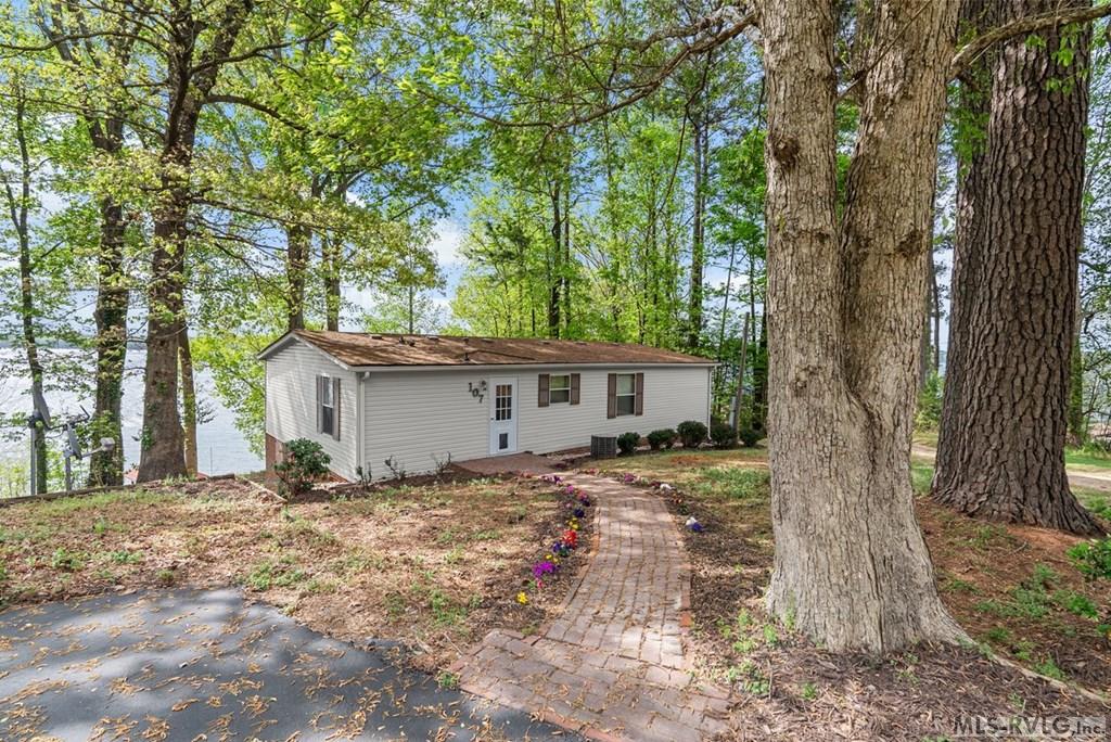 107 Lovette Lane