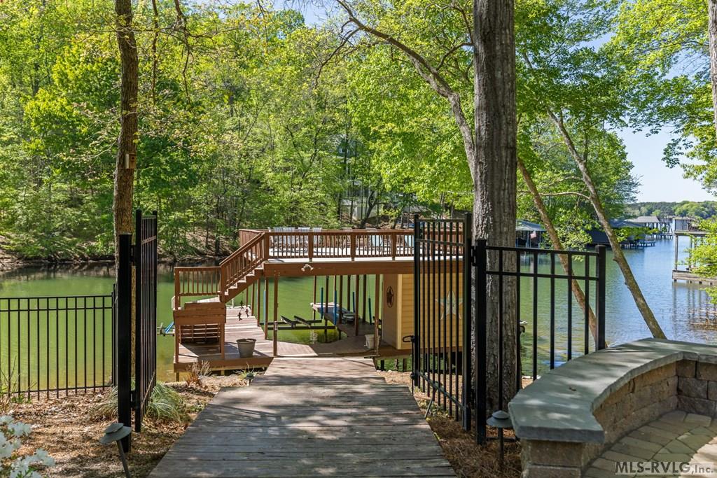104 West Pointe Drive