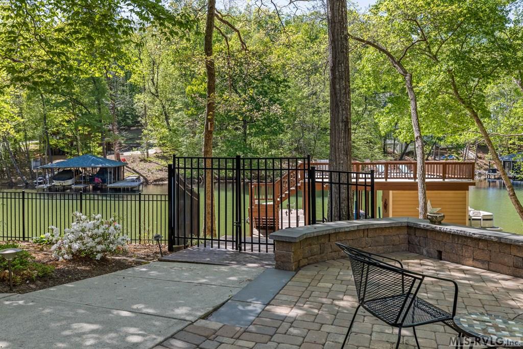 104 West Pointe Drive