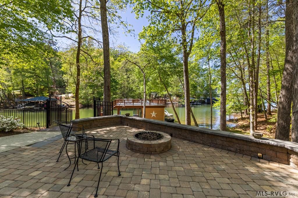 104 West Pointe Drive