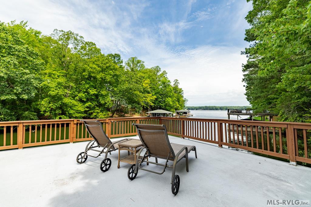 104 West Pointe Drive