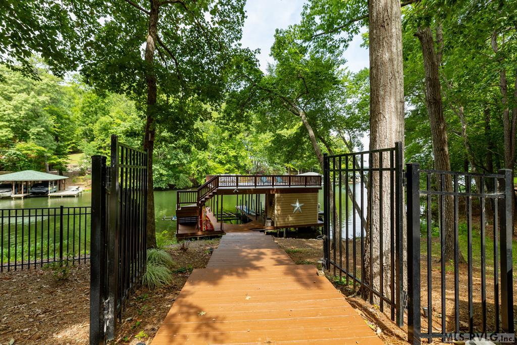 104 West Pointe Drive