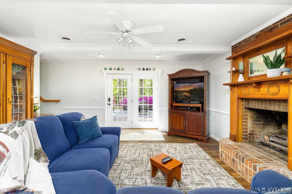 1513 Walnut Drive