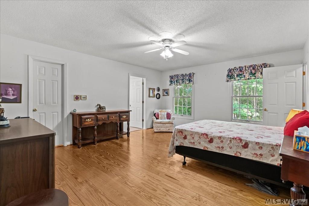 350 Flat Rock Rd