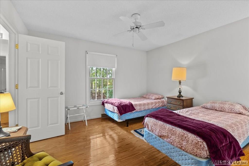 350 Flat Rock Rd