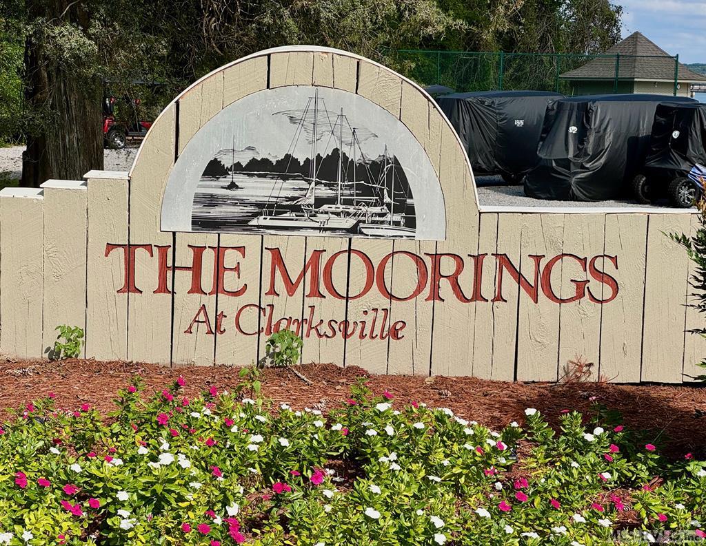 12 The Moorings