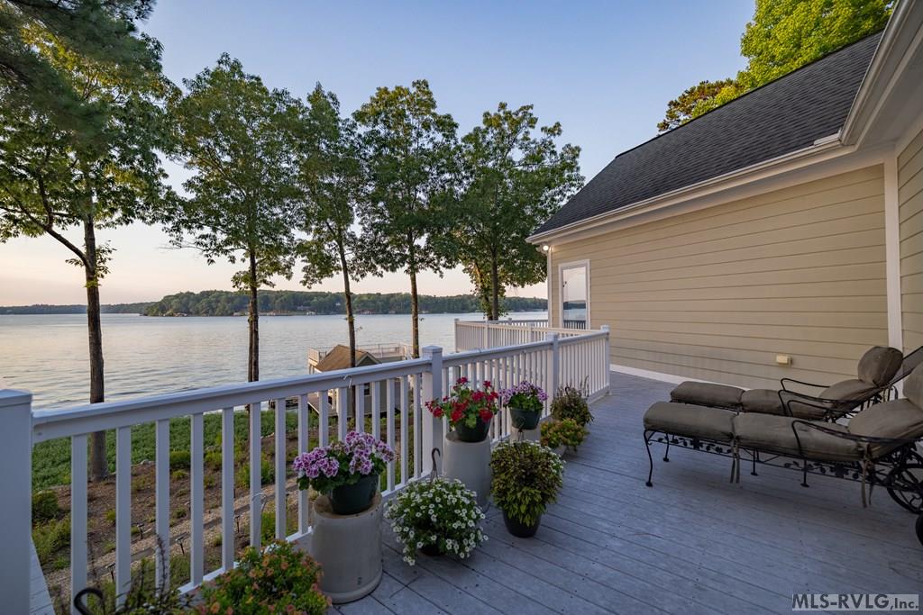 283 Lakewoods Drive