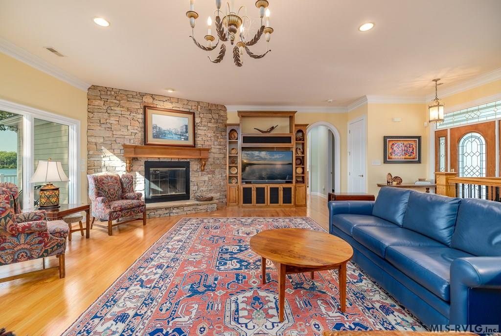 283 Lakewoods Drive