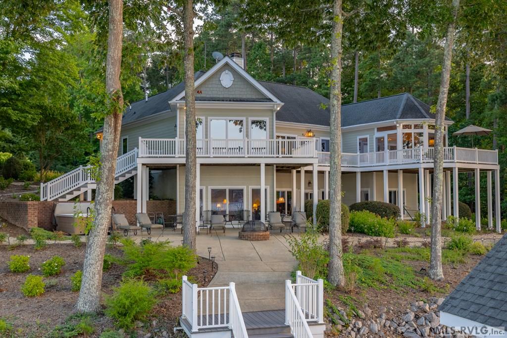 283 Lakewoods Drive