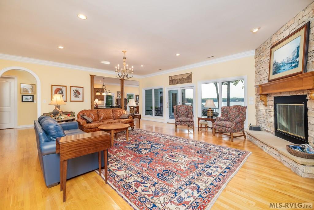 283 Lakewoods Drive