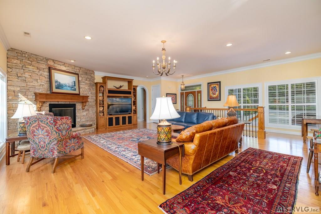 283 Lakewoods Drive