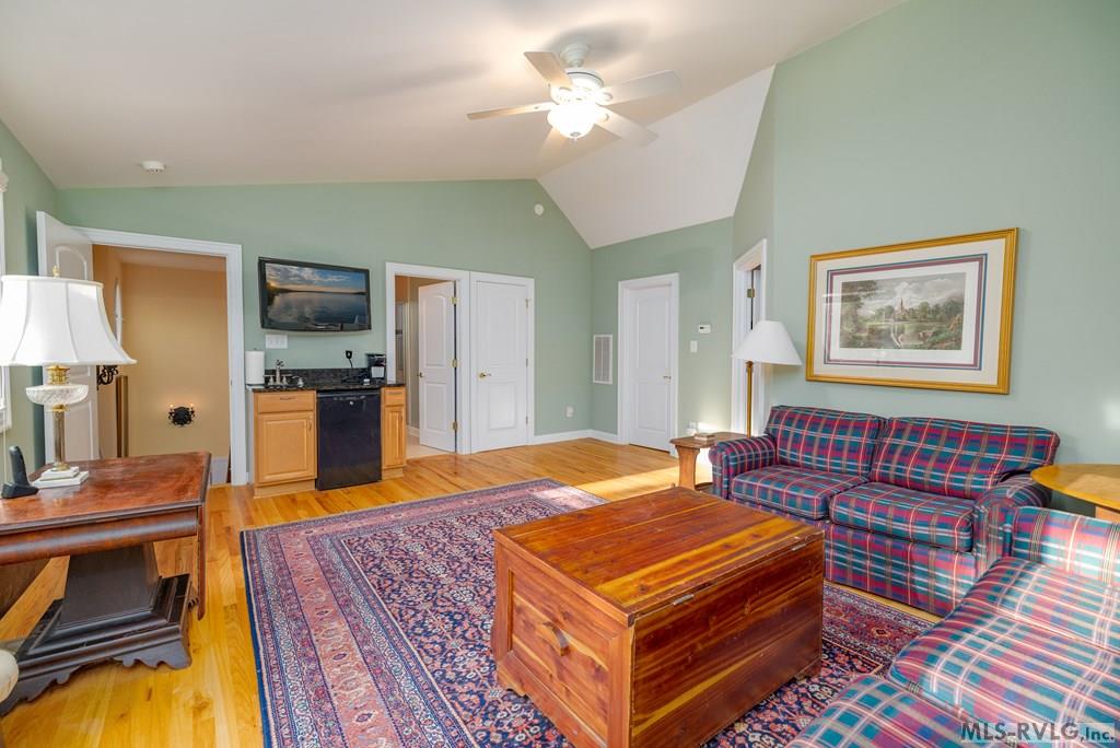 283 Lakewoods Drive
