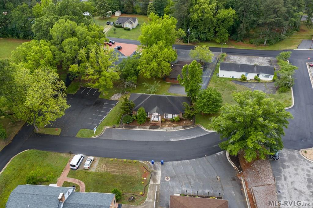 413 Bracey Lane
