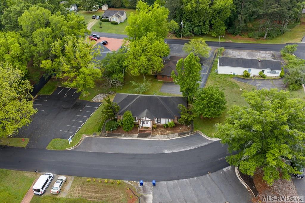 413 Bracey Lane