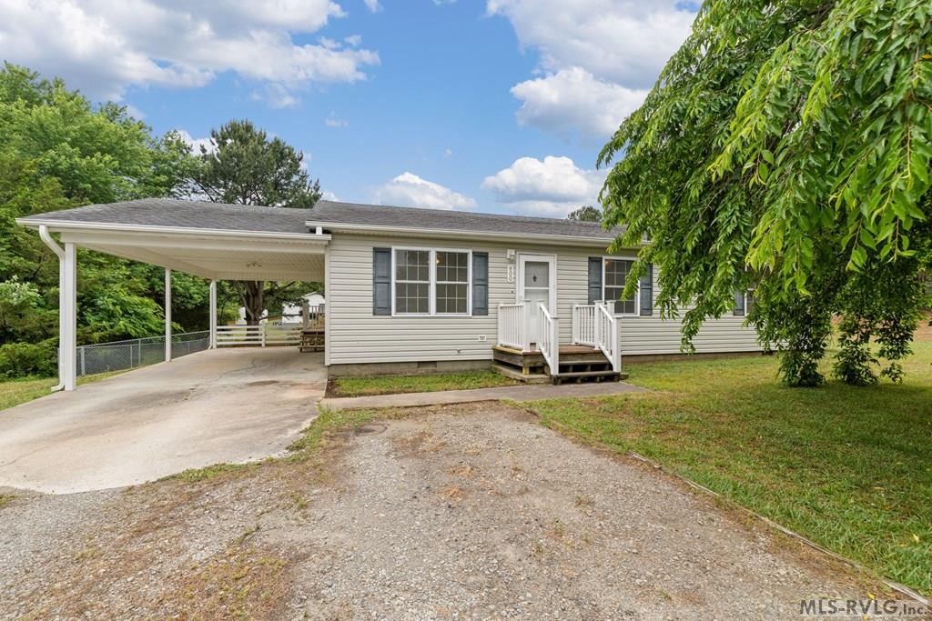 800 Woodland Drive