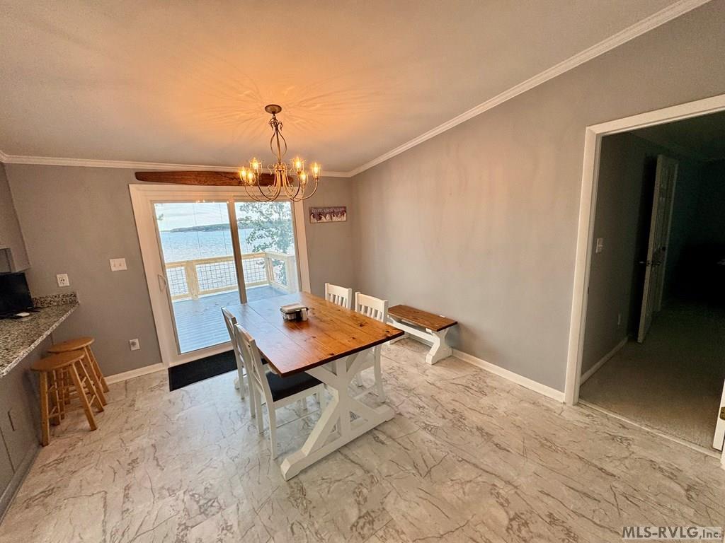 216 Lakeside Dr.