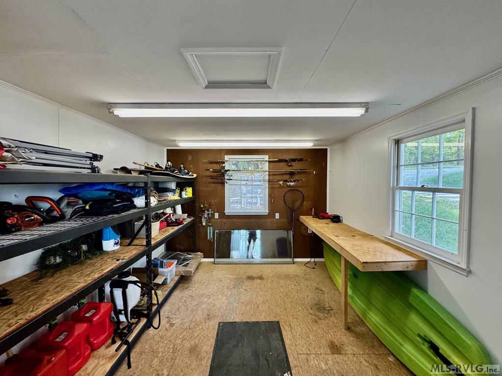 216 Lakeside Dr.