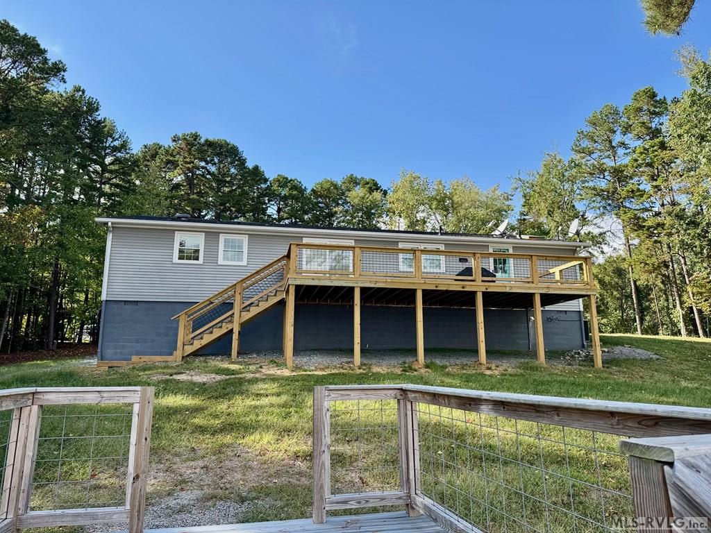 216 Lakeside Dr.
