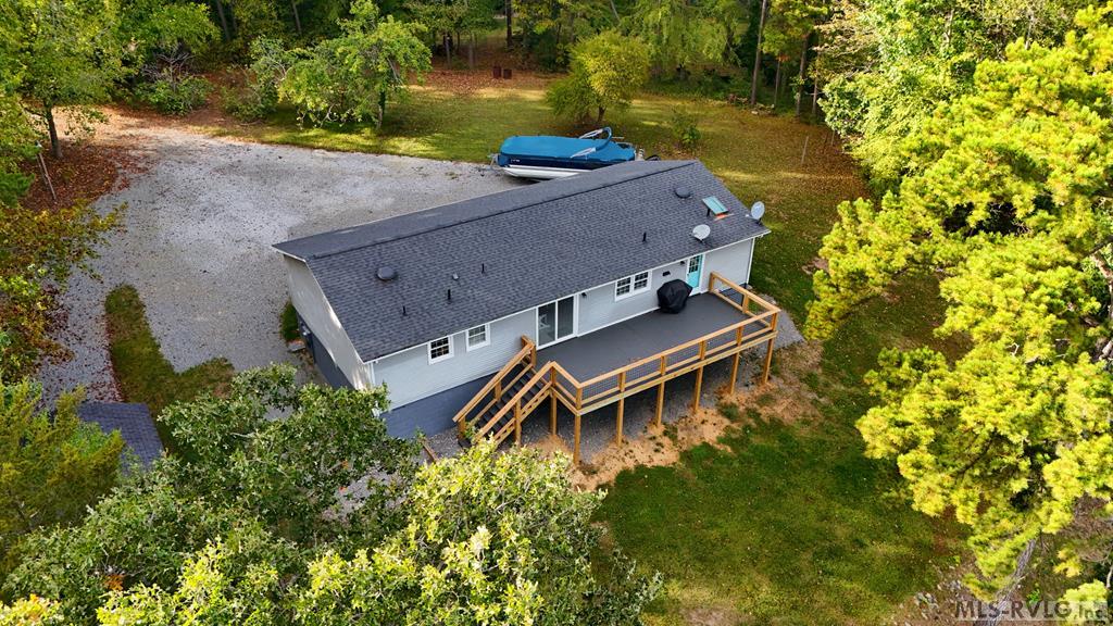 216 Lakeside Dr.