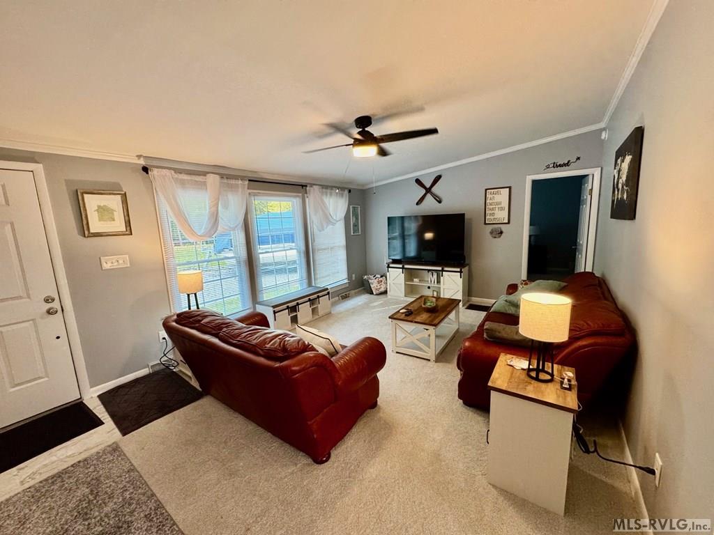 216 Lakeside Dr.