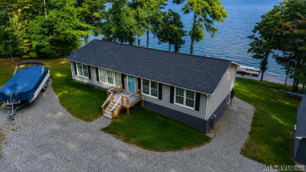 216 Lakeside Dr.