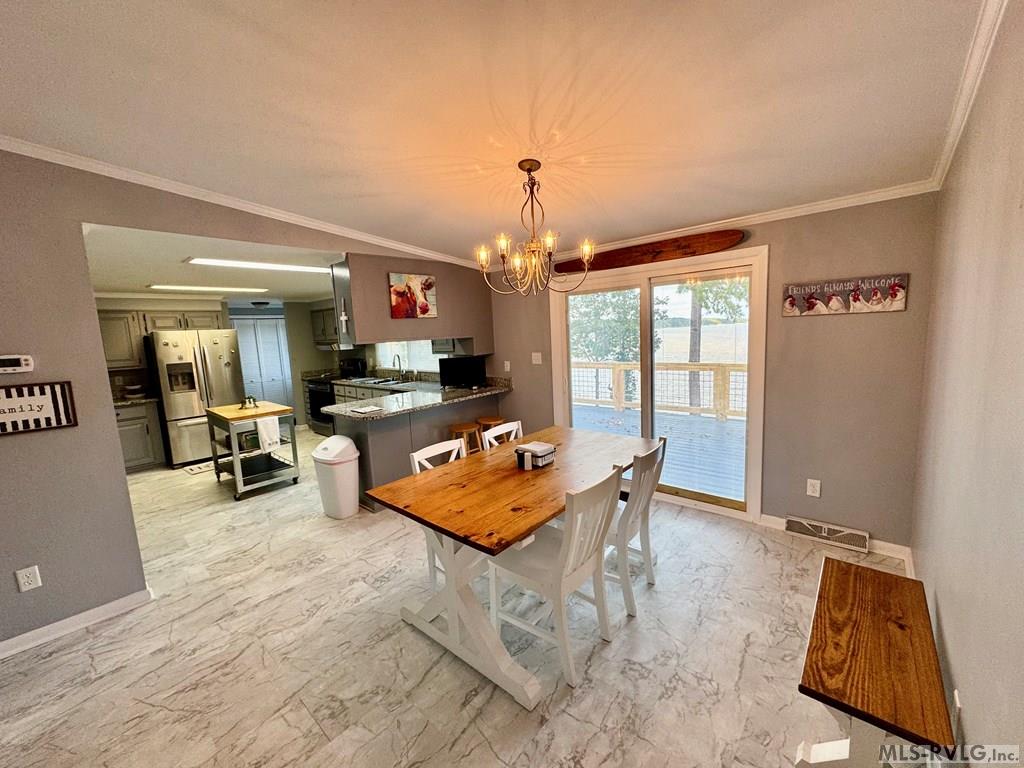 216 Lakeside Dr.