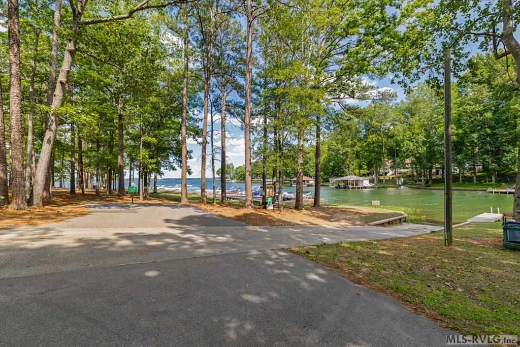 113 Parkside Ct