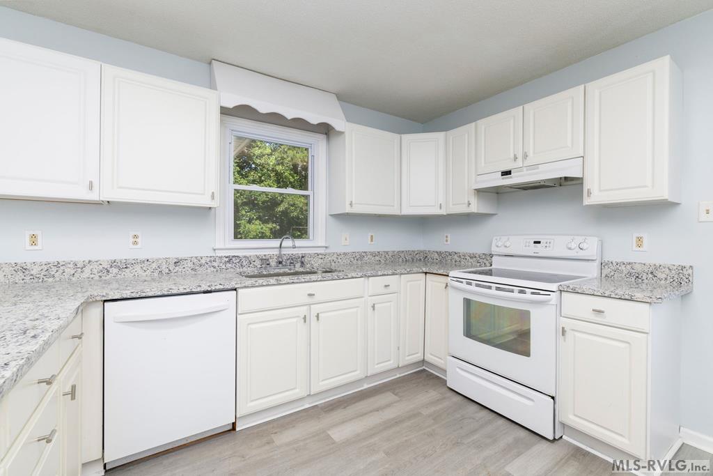 113 Parkside Ct