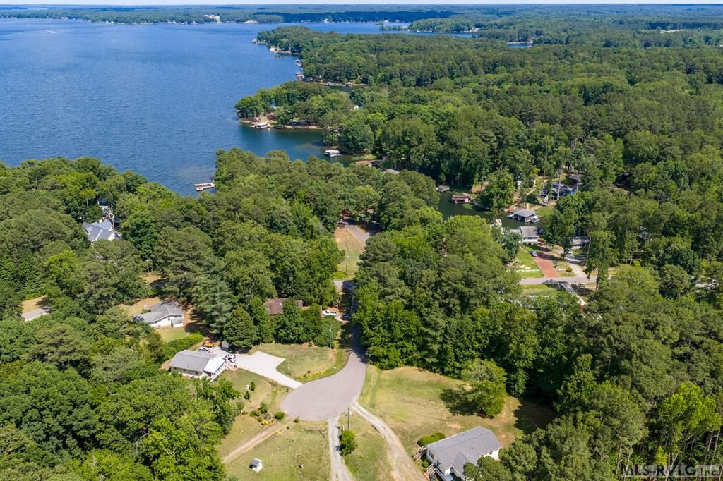 113 Parkside Ct