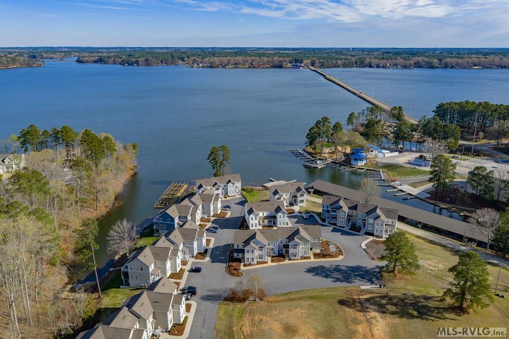 117 Rowboat Way