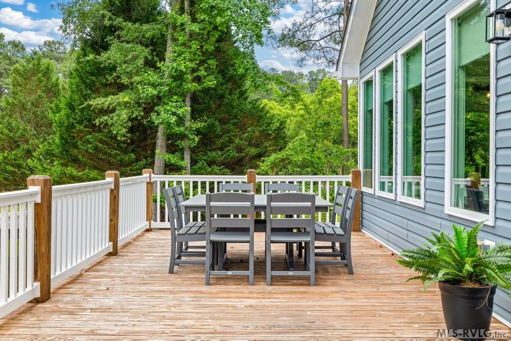 116 Watermans Dr
