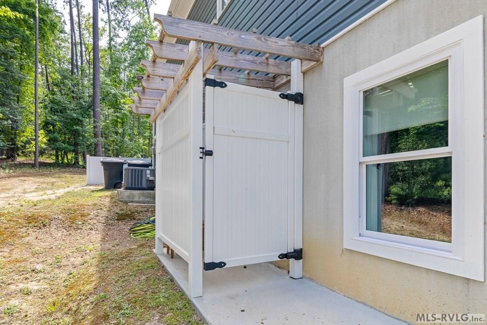 116 Watermans Dr