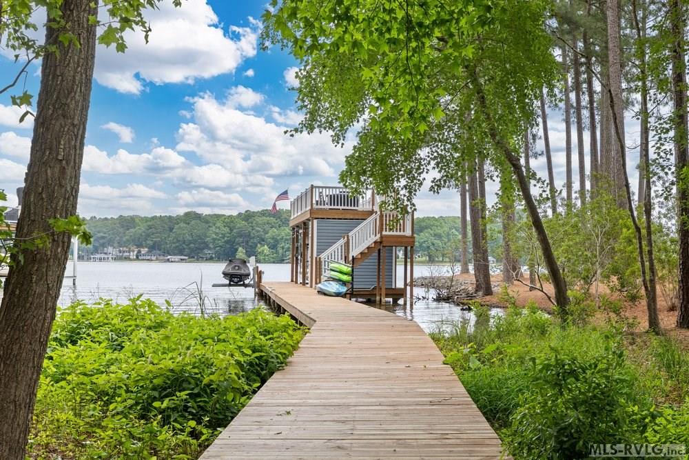 116 Watermans Dr