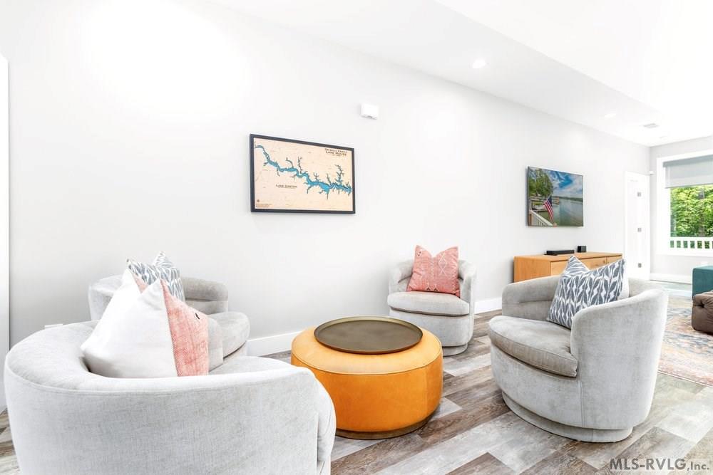 116 Watermans Dr